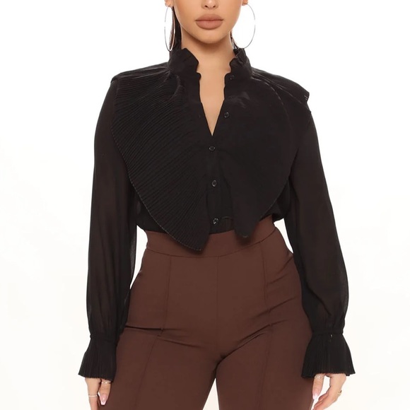 Fashion nova black ruffle front button down top - Picture 2 of 4